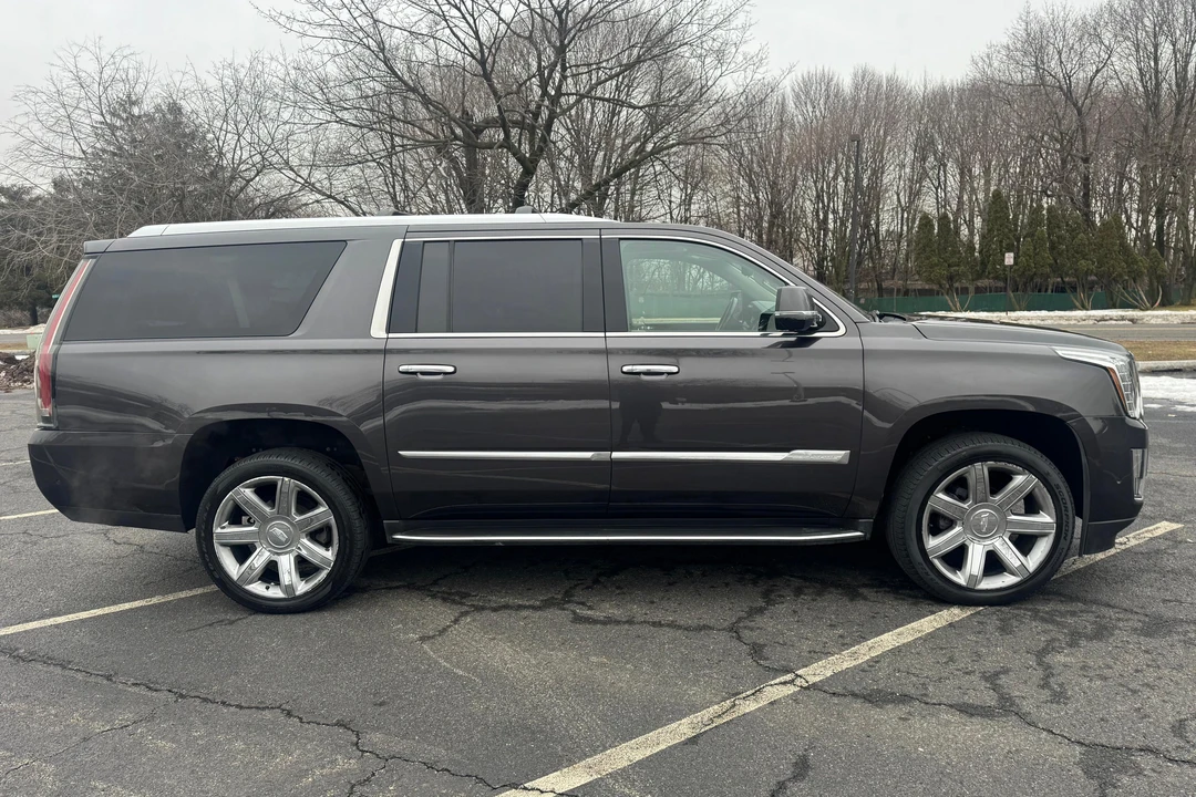 2017 Cadillac Escalade 4th Gen - Image 3 of 31