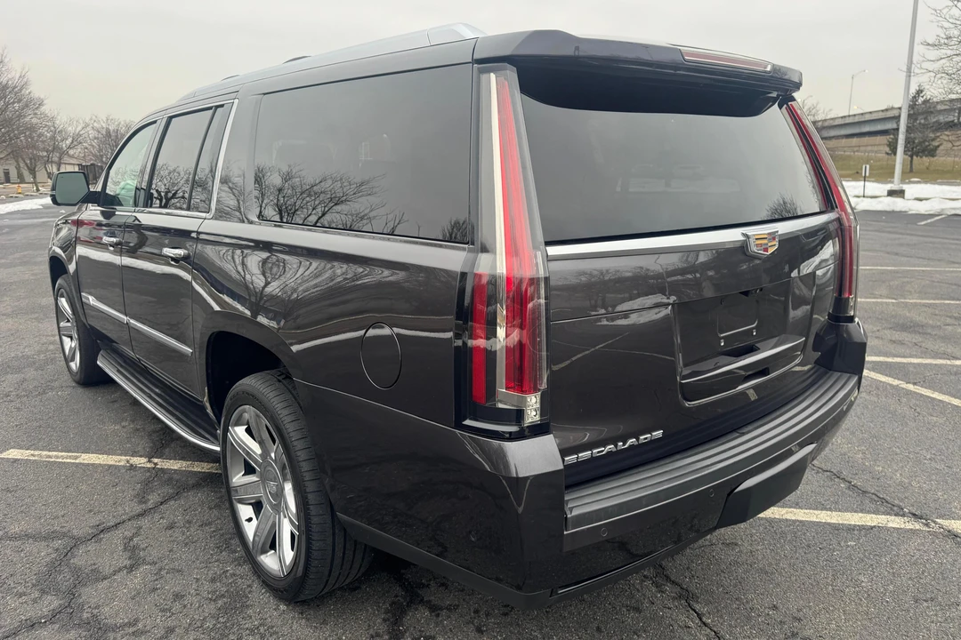 2017 Cadillac Escalade 4th Gen - Image 4 of 31