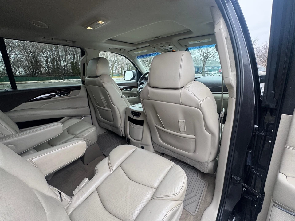 2017 Cadillac Escalade 4th Gen - Image 30 of 31