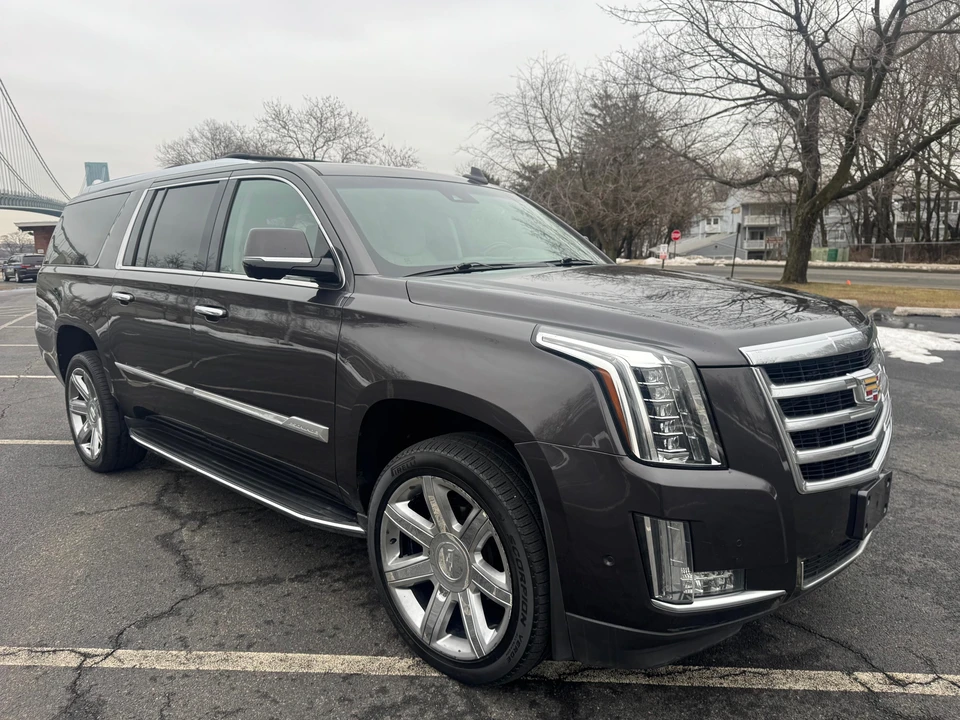 2017 Cadillac Escalade 4th Gen - Image 9 of 31