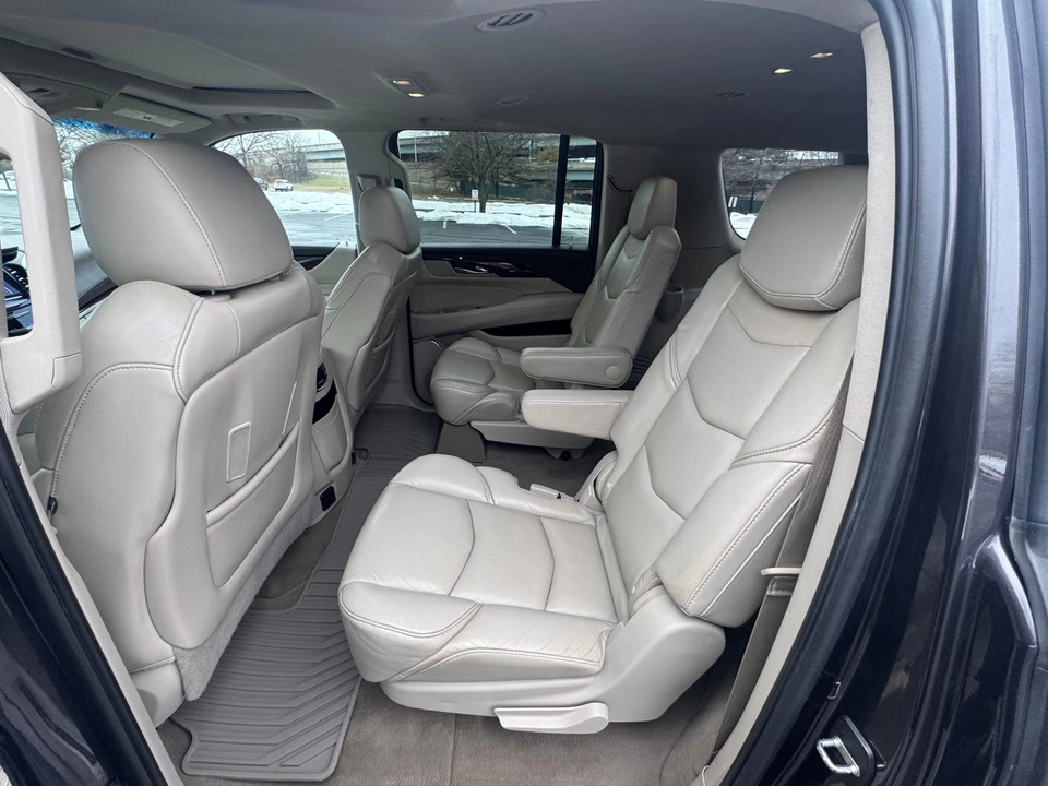 2017 Cadillac Escalade 4th Gen - Image 28 of 31