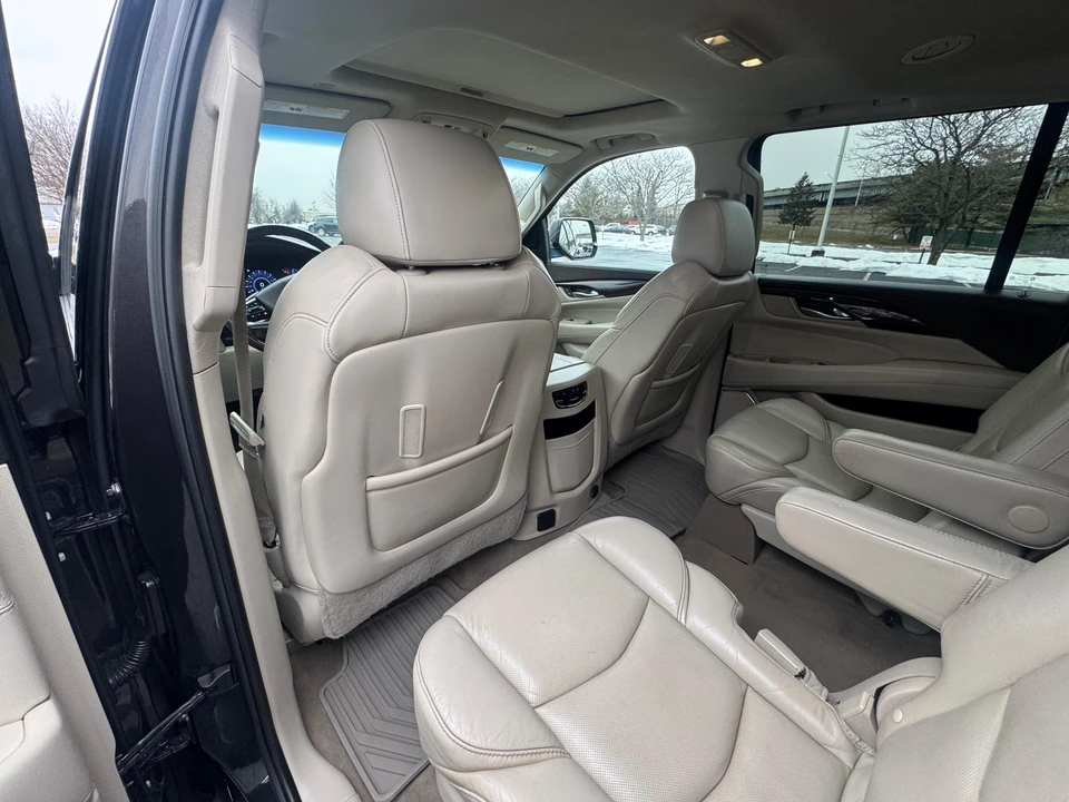 2017 Cadillac Escalade 4th Gen - Image 27 of 31