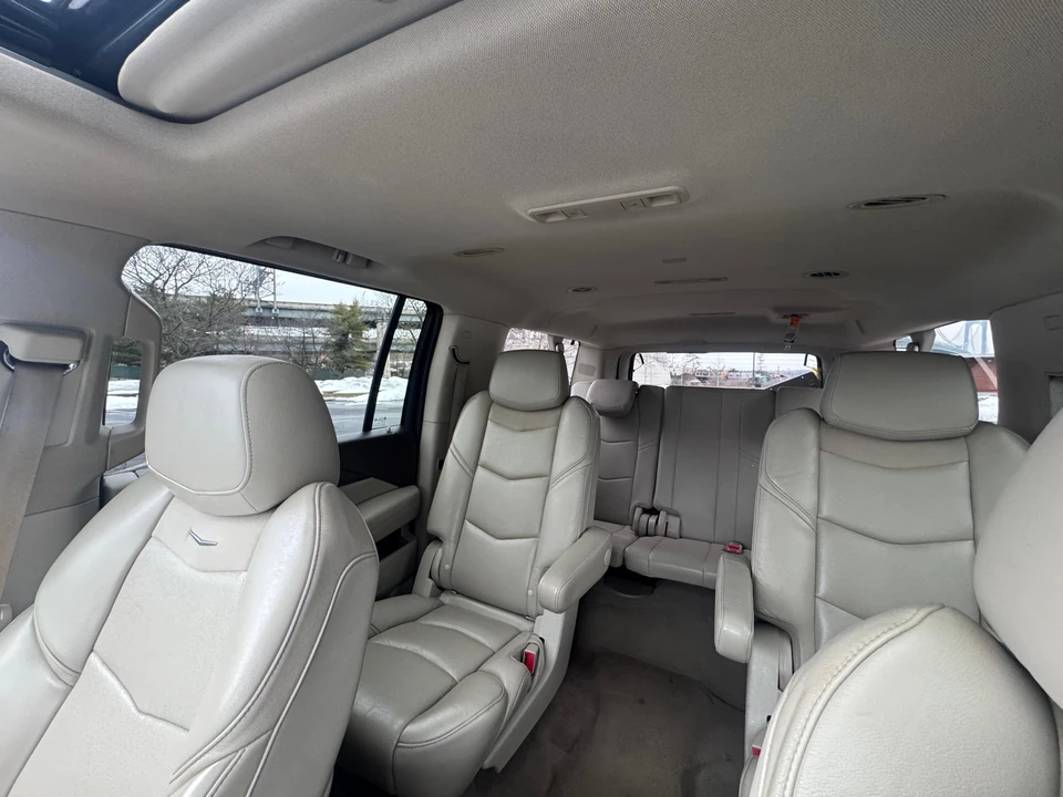 2017 Cadillac Escalade 4th Gen - Image 25 of 31