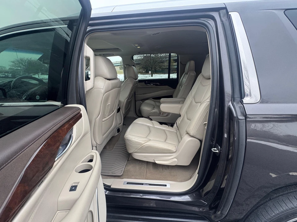 2017 Cadillac Escalade 4th Gen - Image 26 of 31