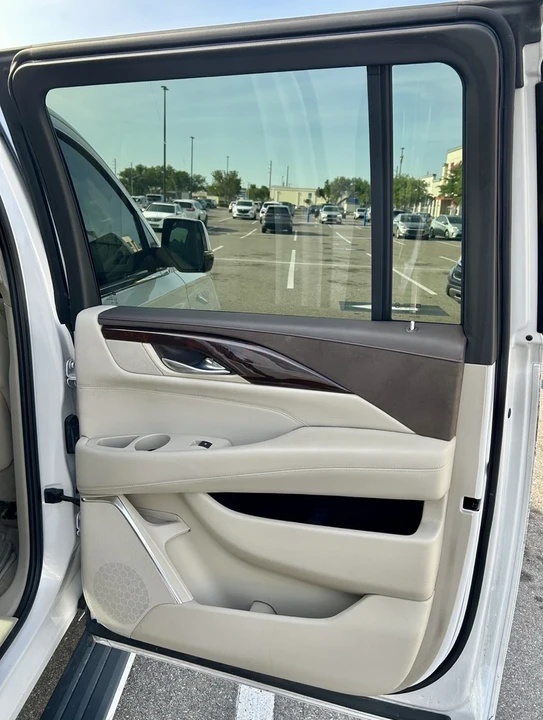 2017 Cadillac Escalade 4th Gen - Image 9 of 21