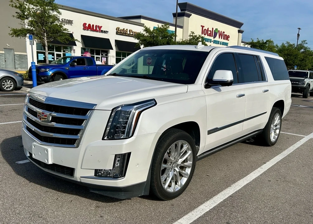 2017 Cadillac Escalade 4th Gen - Image 2 of 21