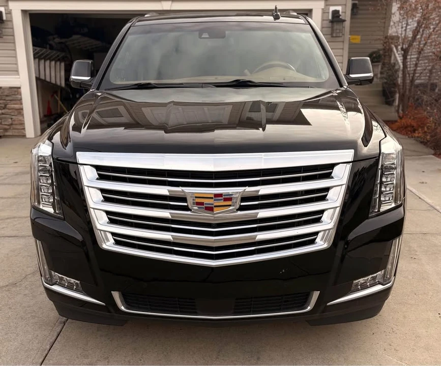 2017 Cadillac Escalade 4th Gen - Image 2 of 8