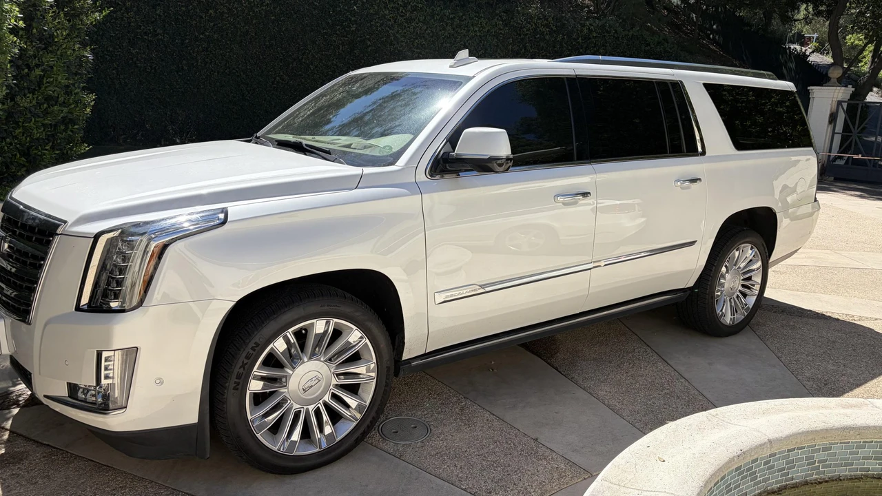 2017 Cadillac Escalade 4th Gen - Image 17 of 31