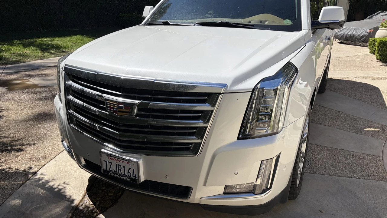 2017 Cadillac Escalade 4th Gen - Image 4 of 31