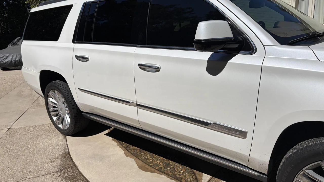 2017 Cadillac Escalade 4th Gen - Image 7 of 31