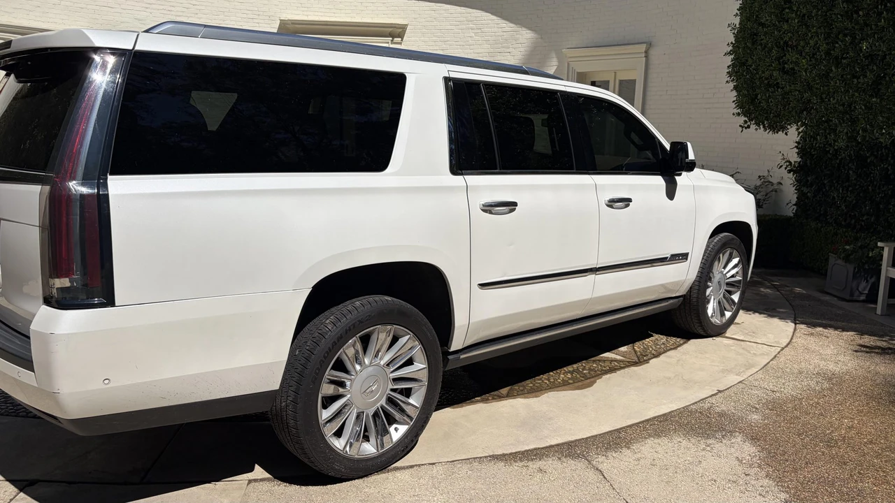 2017 Cadillac Escalade 4th Gen - Image 11 of 31