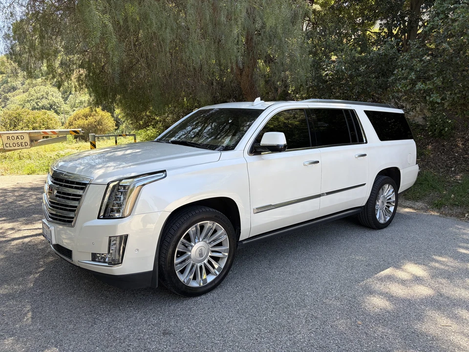 2017 Cadillac Escalade 4th Gen - Image 3 of 31