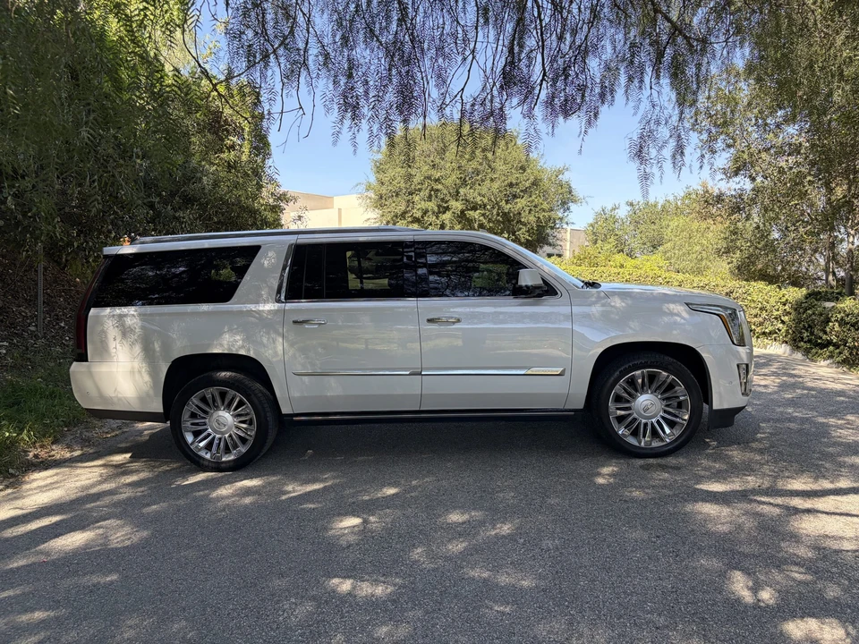 2017 Cadillac Escalade 4th Gen - Image 8 of 31
