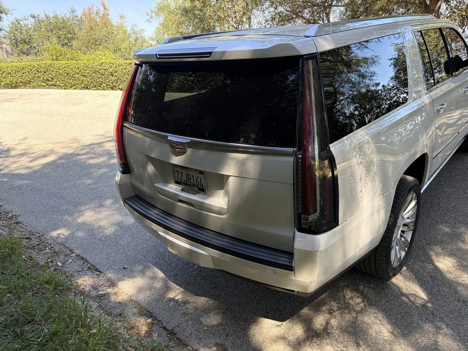 2017 Cadillac Escalade 4th Gen - Image 12 of 31