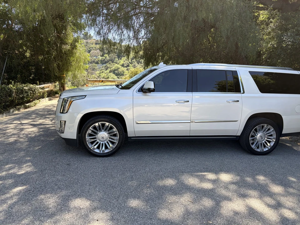 2017 Cadillac Escalade 4th Gen - Image 16 of 31