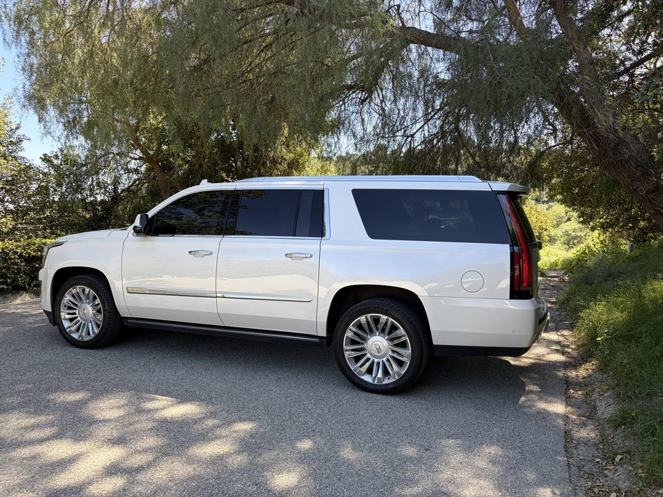 2017 Cadillac Escalade 4th Gen - Image 14 of 31