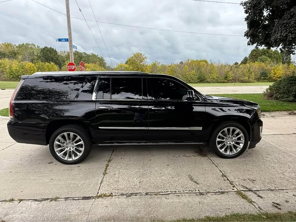 2017 Cadillac Escalade 4th Gen - Image 2 of 12
