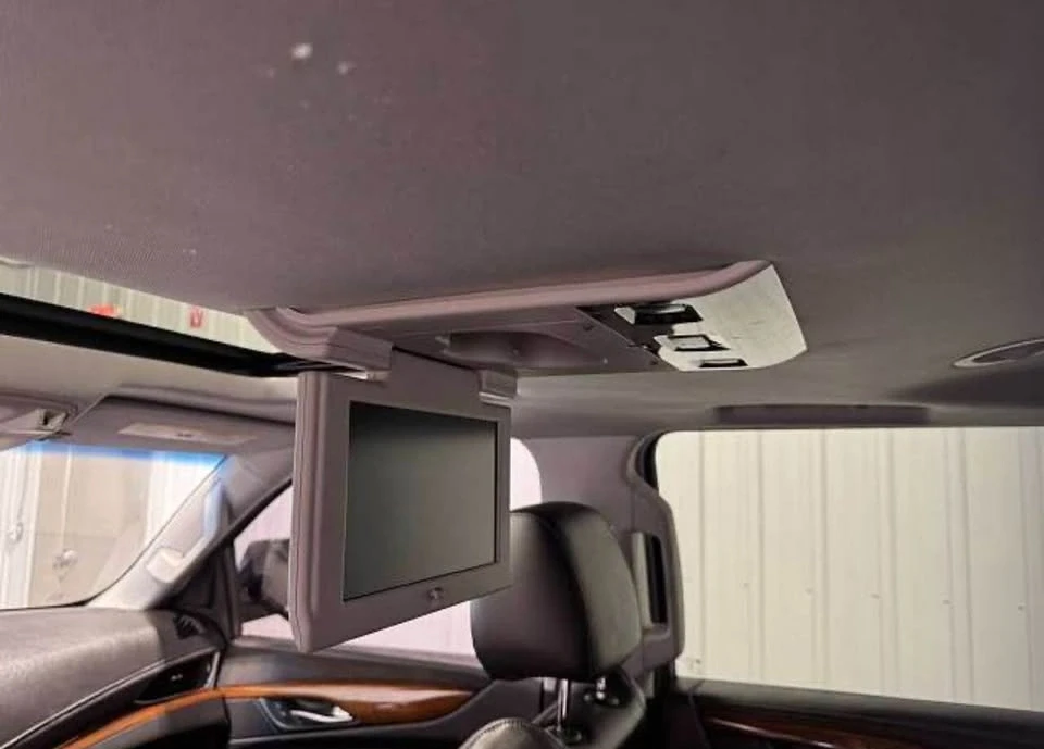 2017 Cadillac Escalade 4th Gen - Image 10 of 12