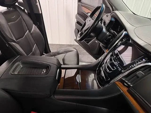 2017 Cadillac Escalade 4th Gen - Image 8 of 12