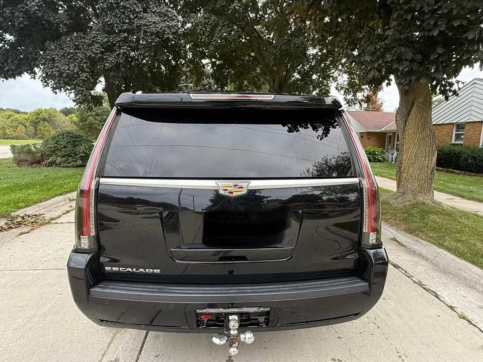 2017 Cadillac Escalade 4th Gen - Image 4 of 12