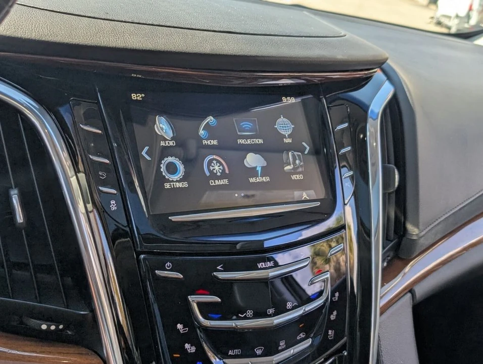 2017 Cadillac Escalade 4th Gen - Image 19 of 21