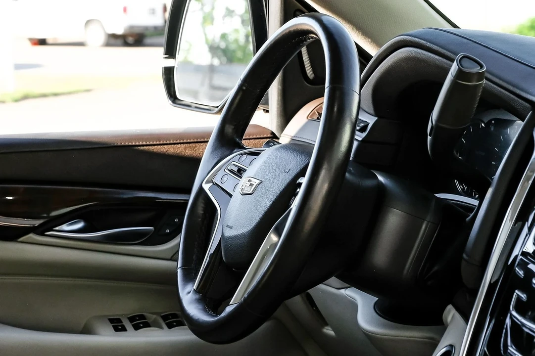 2017 Cadillac Escalade 4th Gen - Image 18 of 21