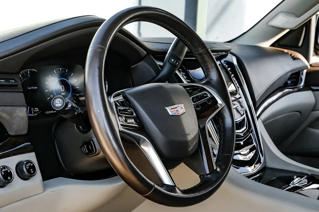 2017 Cadillac Escalade 4th Gen - Image 19 of 21