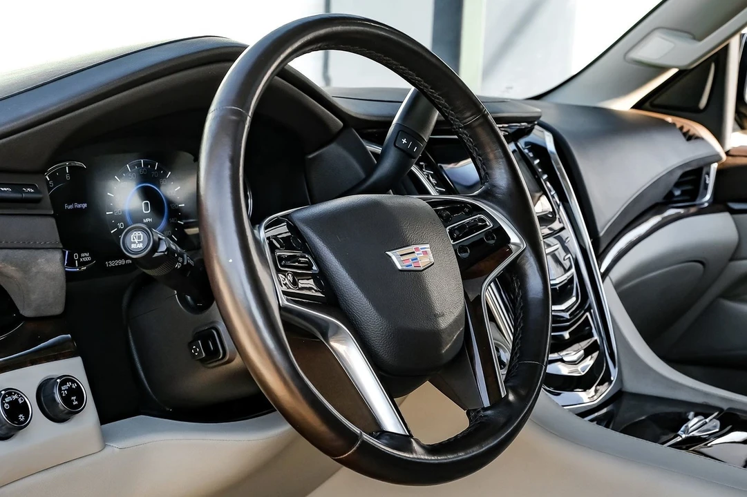2017 Cadillac Escalade 4th Gen - Image 19 of 21