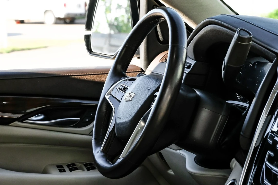 2017 Cadillac Escalade 4th Gen - Image 18 of 21