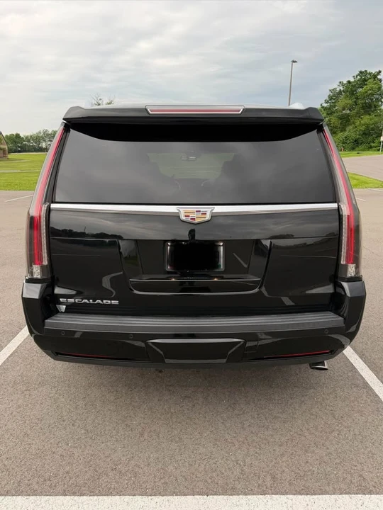 2017 Cadillac Escalade 4th Gen - Image 18 of 19
