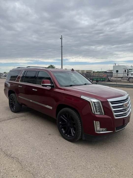 2017 Cadillac Escalade 4th Gen - Image 3 of 17