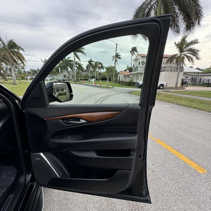 2017 Cadillac Escalade 4th Gen - Image 17 of 21