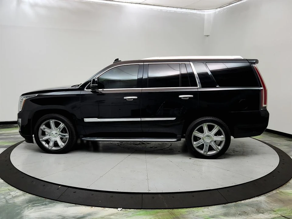 2017 Cadillac Escalade 4th Gen - Image 8 of 12