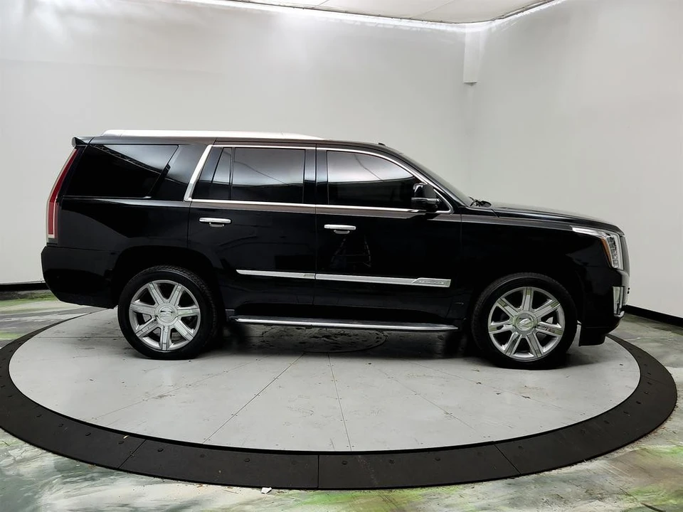 2017 Cadillac Escalade 4th Gen - Image 4 of 12