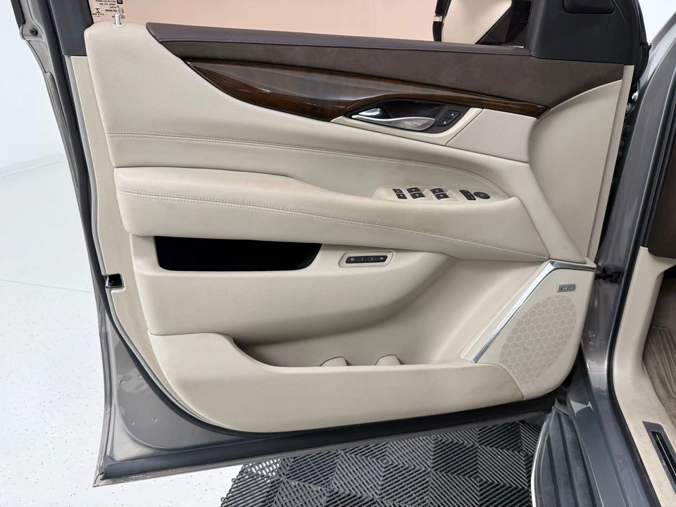2017 Cadillac Escalade 4th Gen - Image 11 of 21