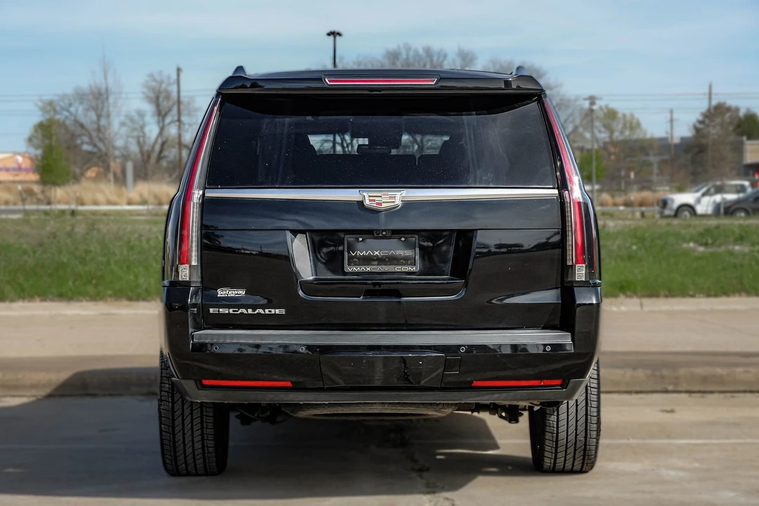 2017 Cadillac Escalade 4th Gen - Image 14 of 31