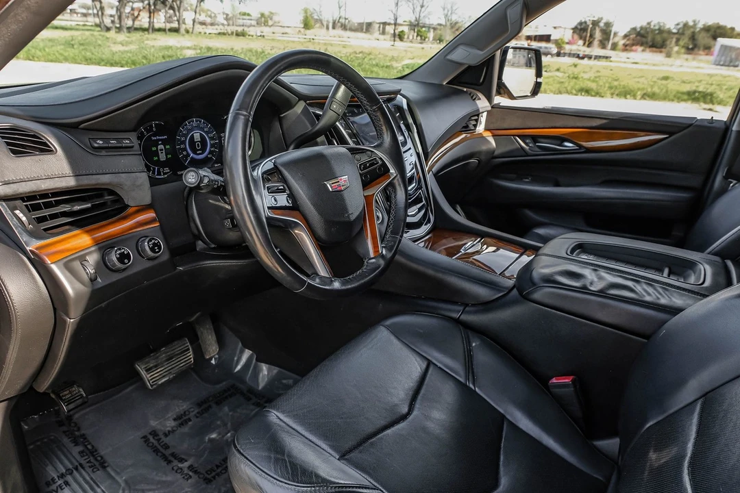 2017 Cadillac Escalade 4th Gen - Image 4 of 31