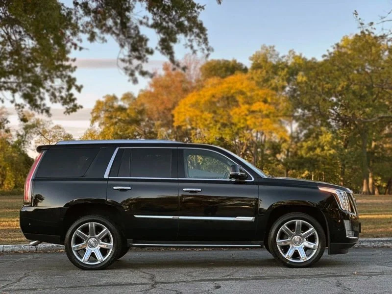 2017 Cadillac Escalade 4th Gen - Image 8 of 12