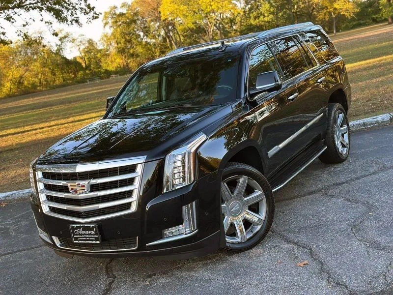 2017 Cadillac Escalade 4th Gen - Image 2 of 12