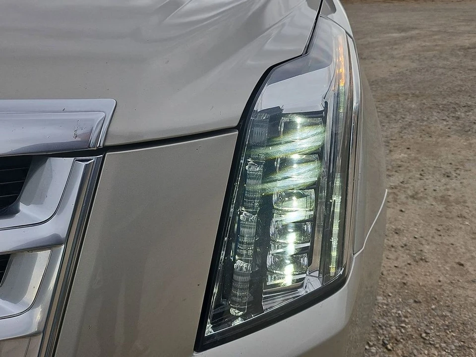2017 Cadillac Escalade 4th Gen - Image 18 of 21