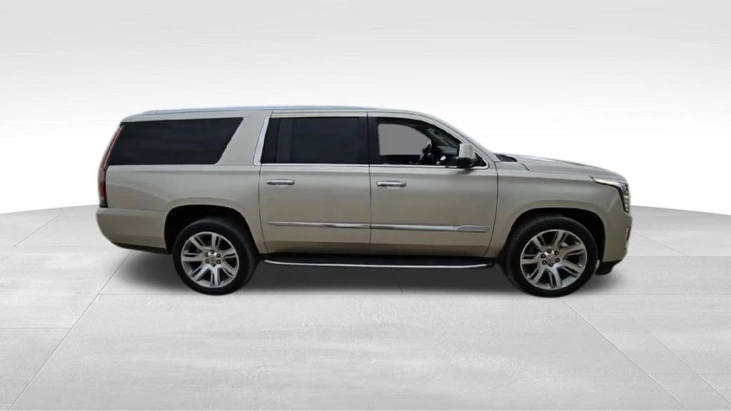 2017 Cadillac Escalade 4th Gen - Image 9 of 12