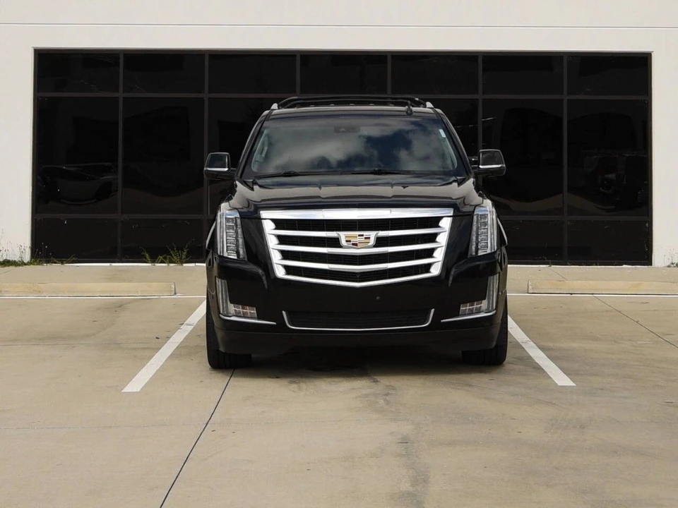 2017 Cadillac Escalade 4th Gen - Image 2 of 12