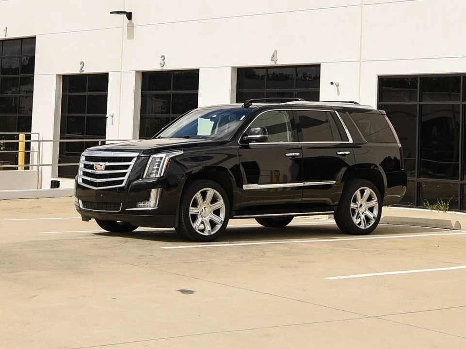 2017 Cadillac Escalade 4th Gen - Image 4 of 12