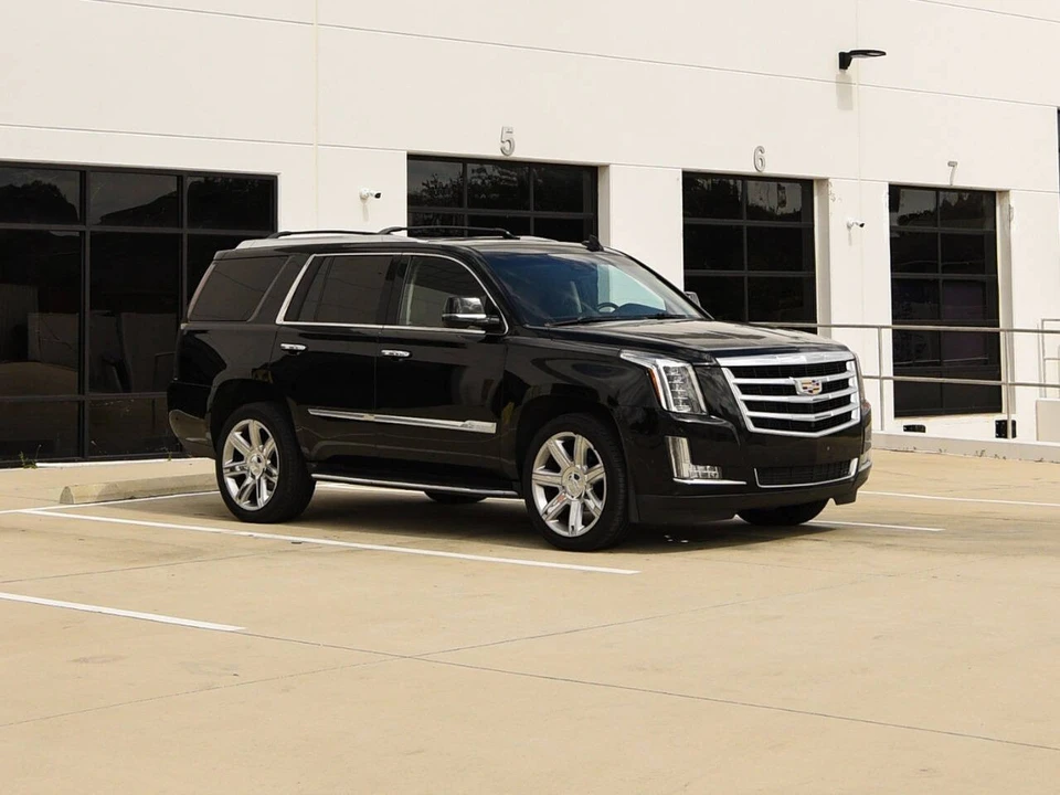2017 Cadillac Escalade 4th Gen - Image 3 of 12