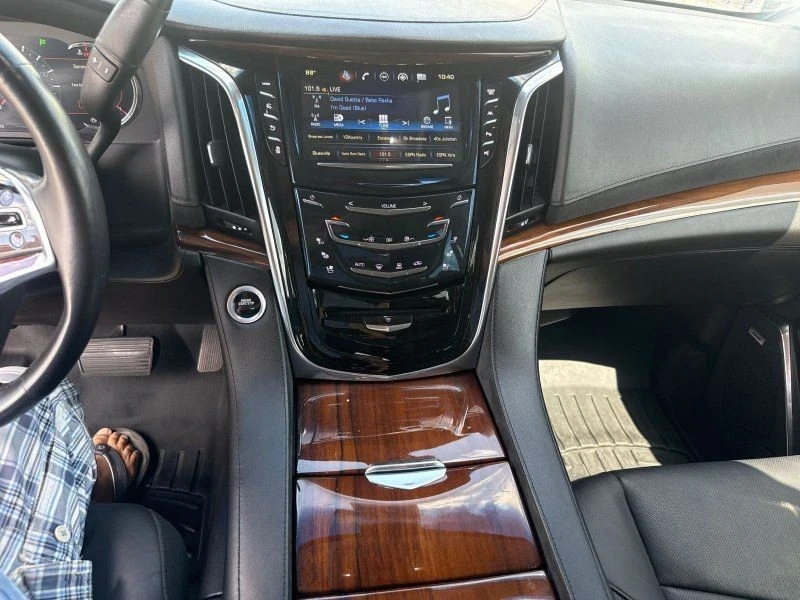 2017 Cadillac Escalade 4th Gen - Image 12 of 21