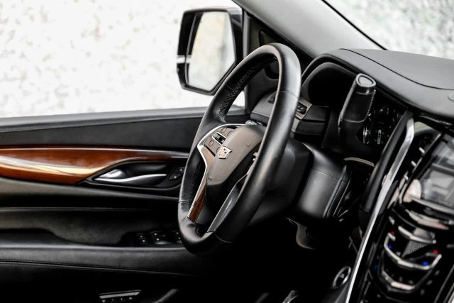 2017 Cadillac Escalade 4th Gen - Image 17 of 21