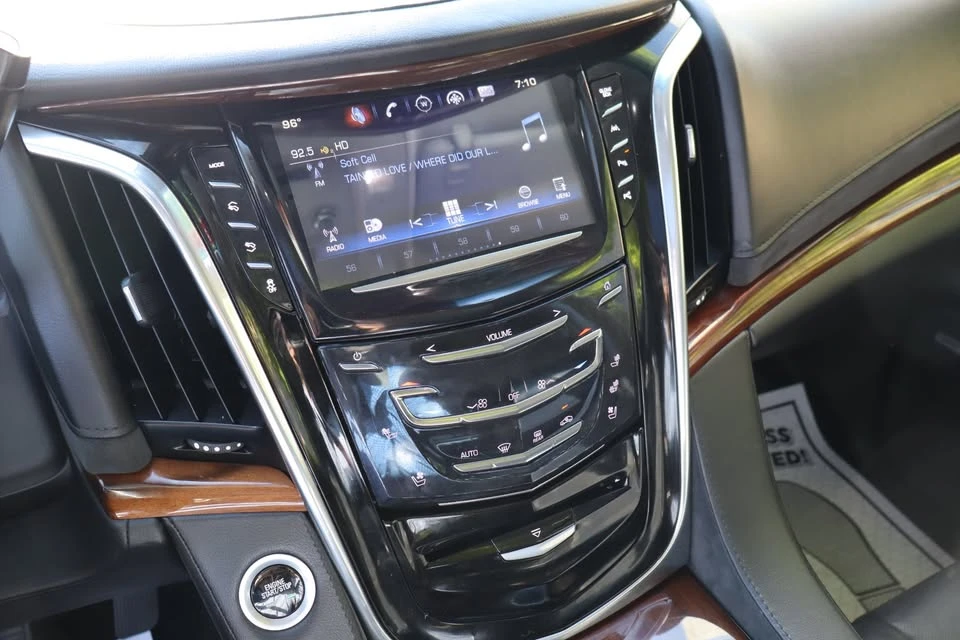 2017 Cadillac Escalade 4th Gen - Image 13 of 20