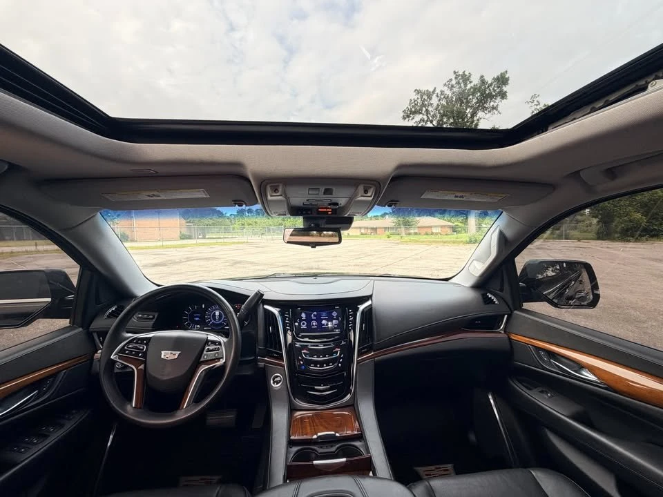 2017 Cadillac Escalade 4th Gen - Image 9 of 10