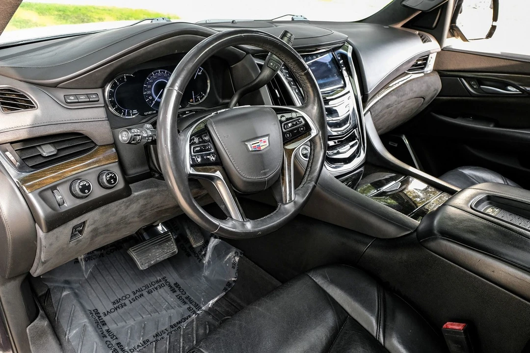2017 Cadillac Escalade 4th Gen - Image 4 of 31