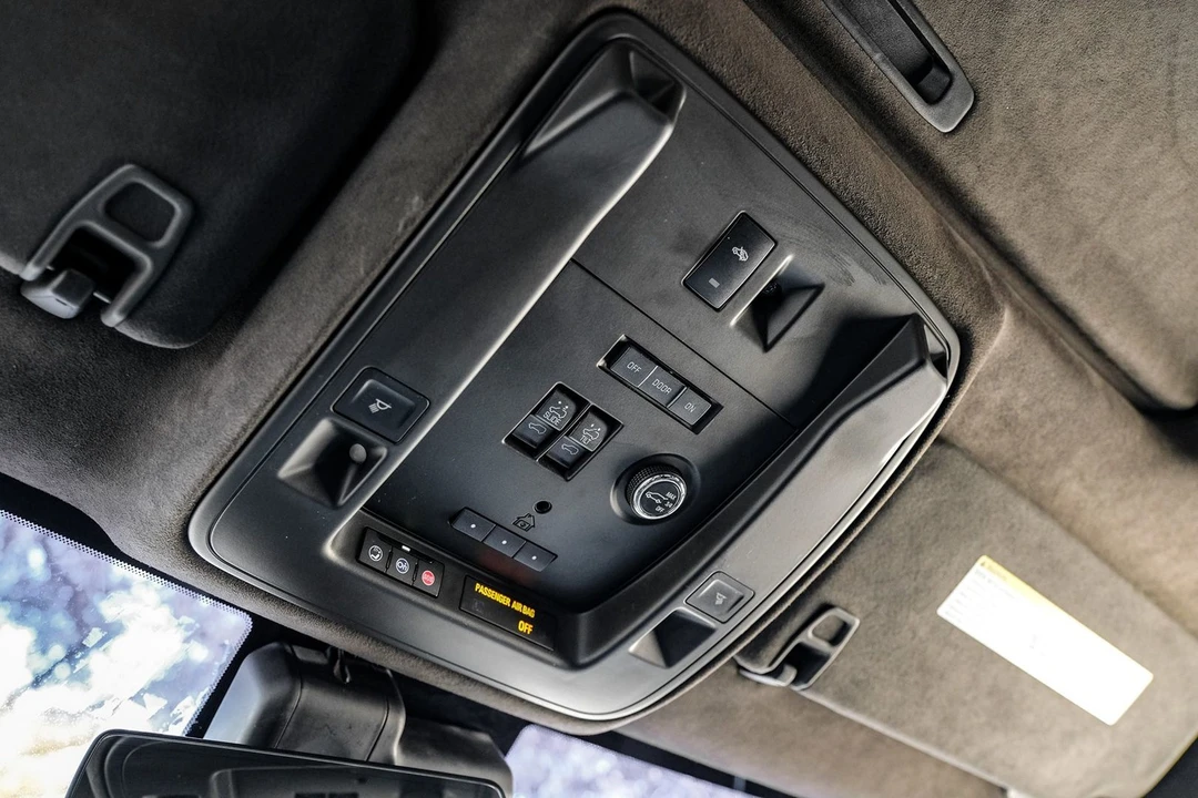 2017 Cadillac Escalade 4th Gen - Image 25 of 31